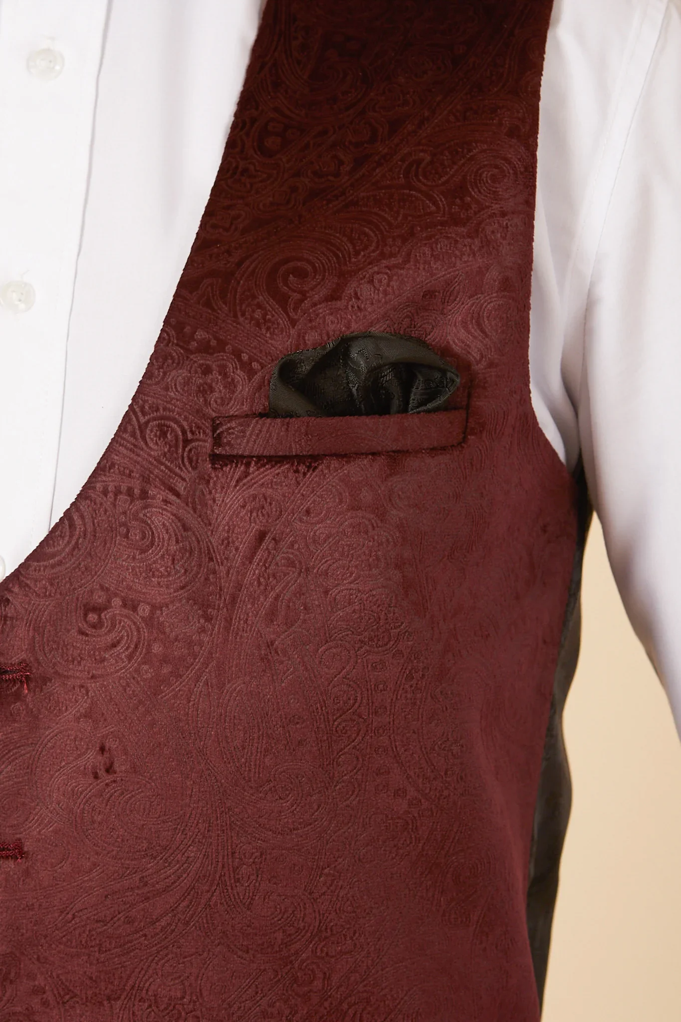60% OFF - MARC DARCY Men's Simon Velvet Jacquard Waistcoat - Wine - Size: UK 38 - Image 2