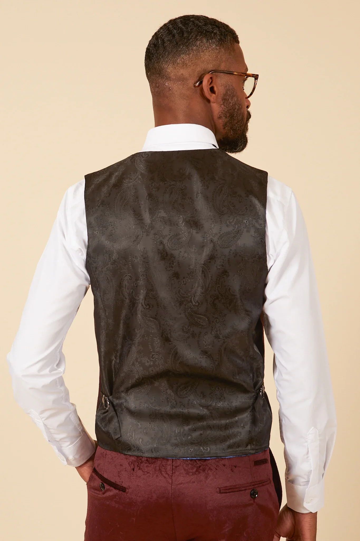 60% OFF - MARC DARCY Men's Simon Velvet Jacquard Waistcoat - Wine - Size: UK 38 - Image 4
