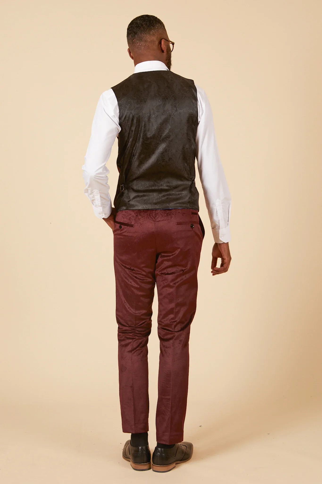 60% OFF - MARC DARCY Men's Simon Velvet Jacquard Waistcoat - Wine - Size: UK 38 - Image 7