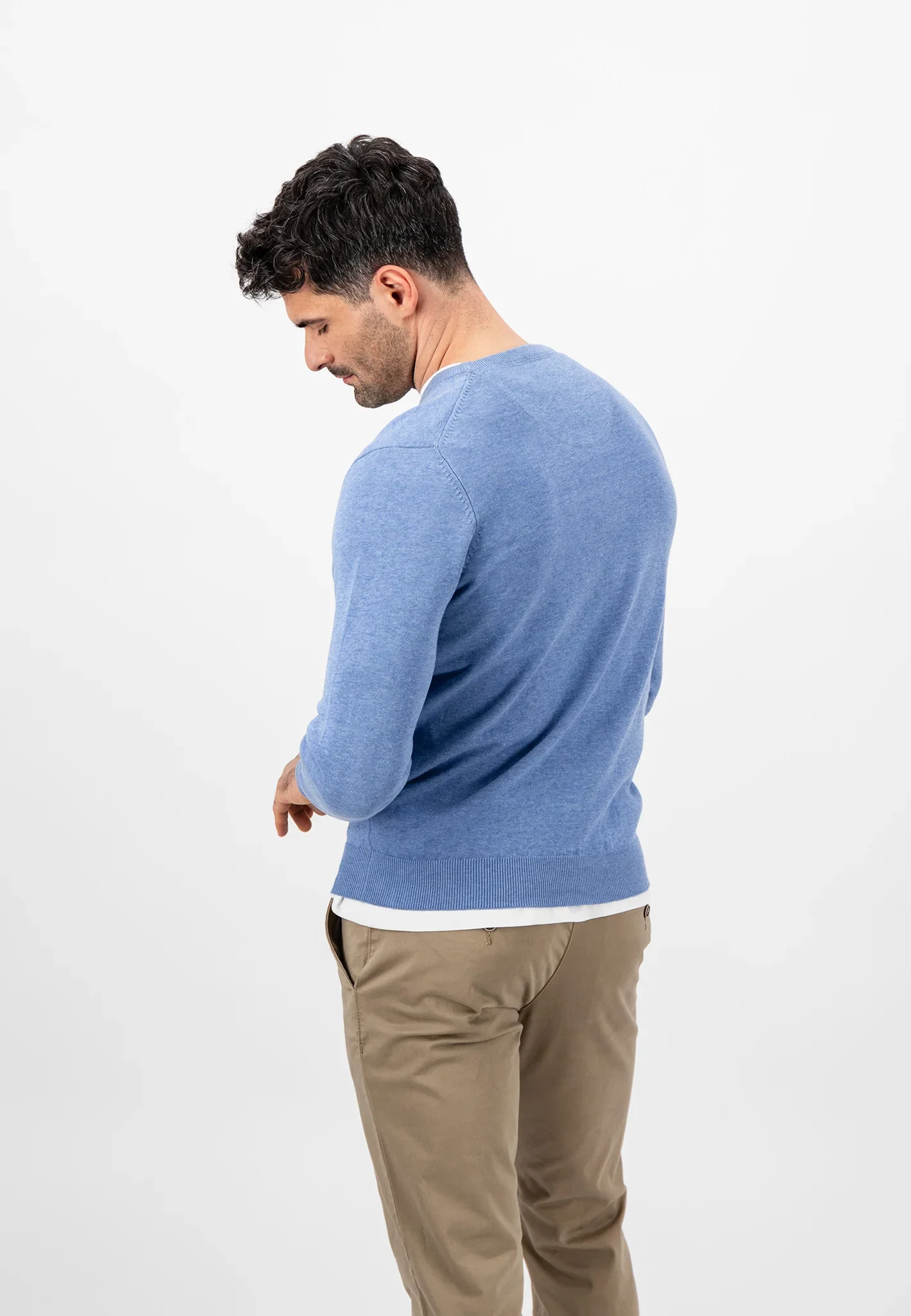 FYNCH HATTON Crew Neck Sweater - Men's Fine Knit – Crystal Blue - Image 4