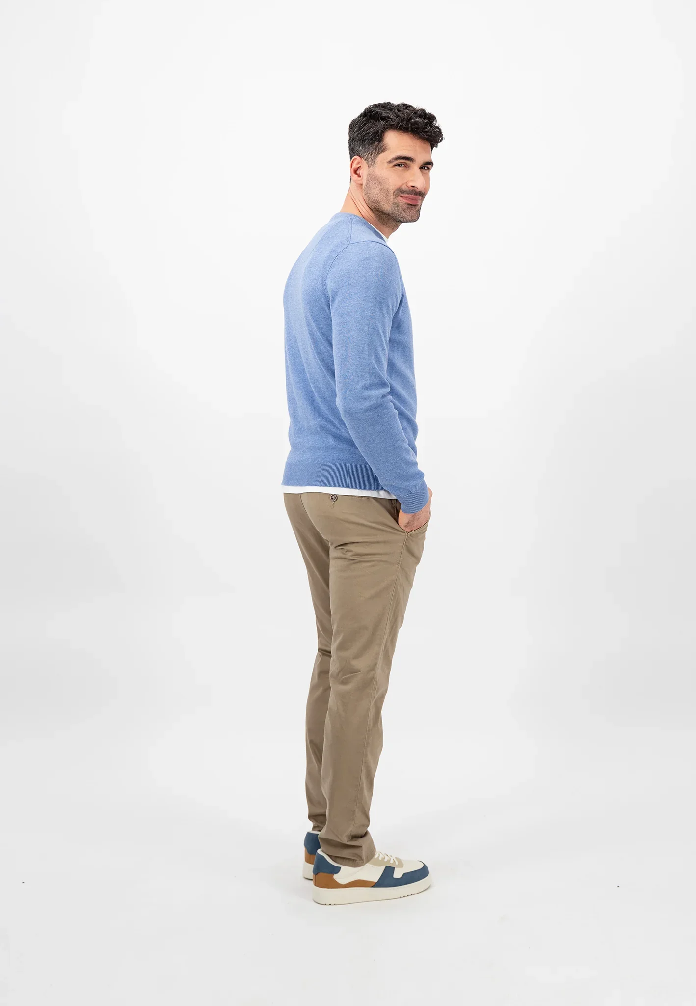 FYNCH HATTON Crew Neck Sweater - Men's Fine Knit – Crystal Blue - Image 6