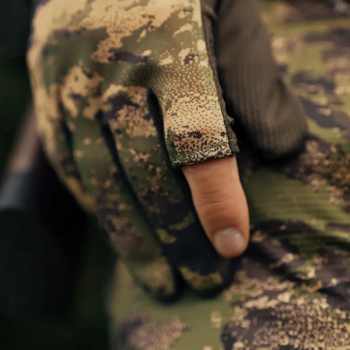 HARKILA Deer Stalker Camo Mesh Gloves - AXIS MSP Forest - Image 5