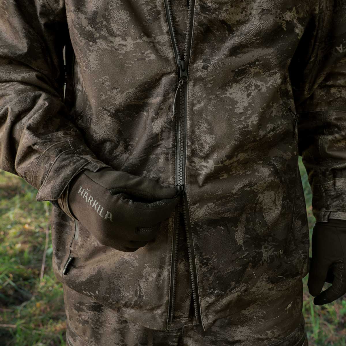HARKILA Forest Hunter GTX Jacket - Mens – AXIS MSP Darkwood Camo - Image 9