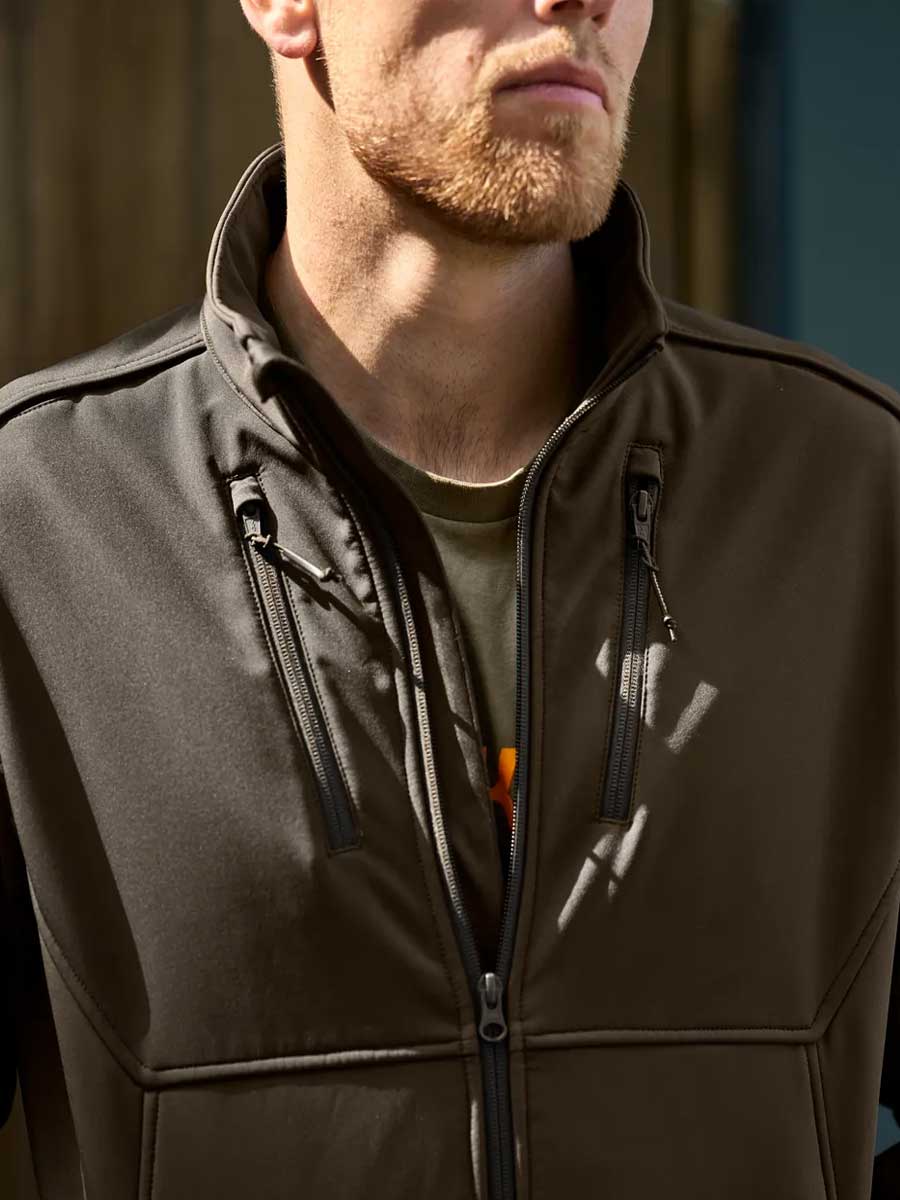 HARKILA Scandinavian Softshell Jacket - Mens - Willow Green / Shadow Brown - Image 2