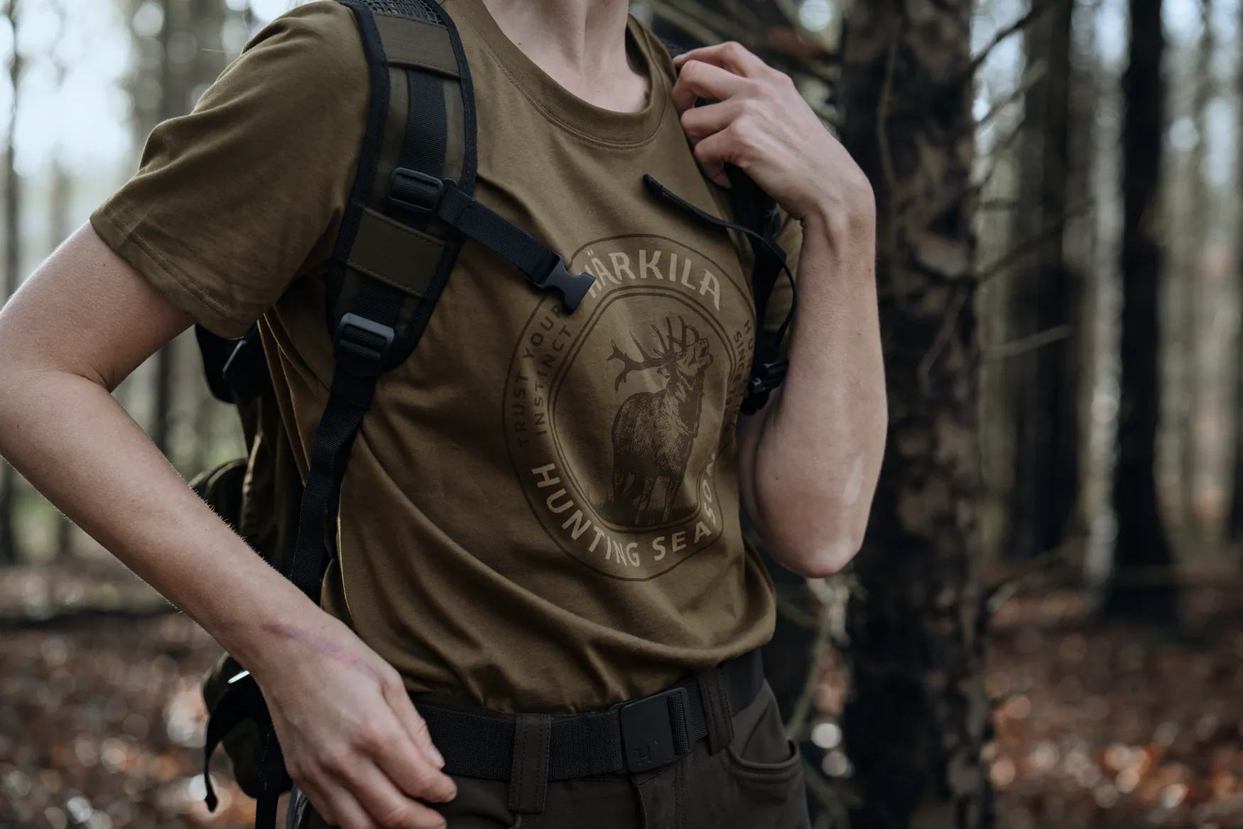 HARKILA Stag Badge T-Shirt - Womens - Beech - Image 4