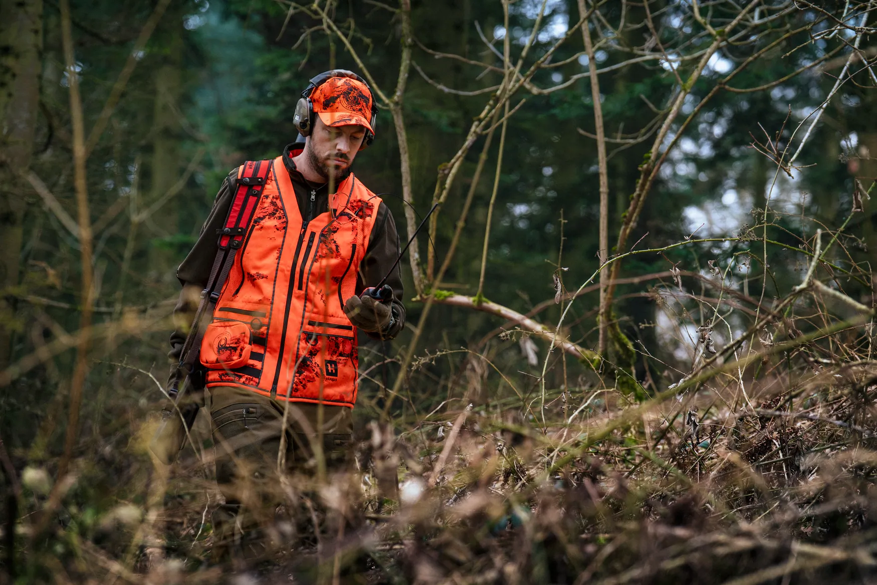 HARKILA Wildboar Pro Blaze Waistcoat - Mens - AXIS MSP Orange Camo - Image 10
