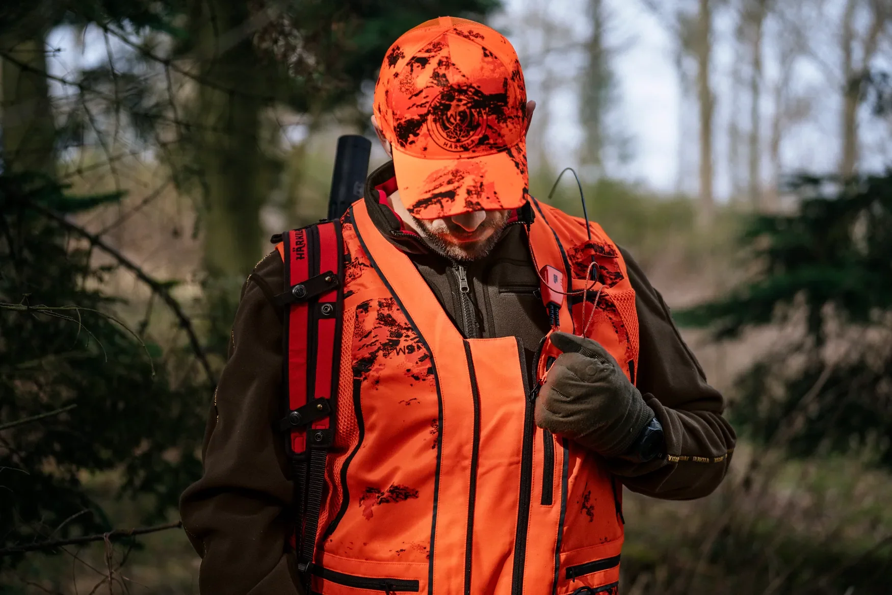 HARKILA Wildboar Pro Blaze Waistcoat - Mens - AXIS MSP Orange Camo - Image 7