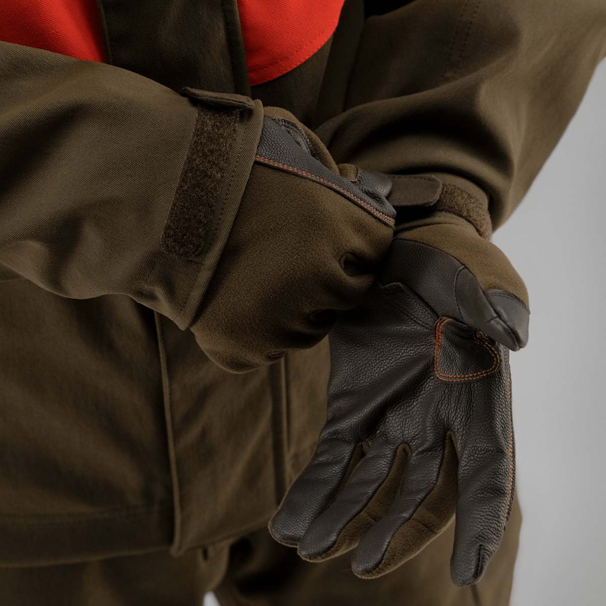 HARKILA Wildboar Pro Gloves - Willow Green & Shadow Brown - Image 3
