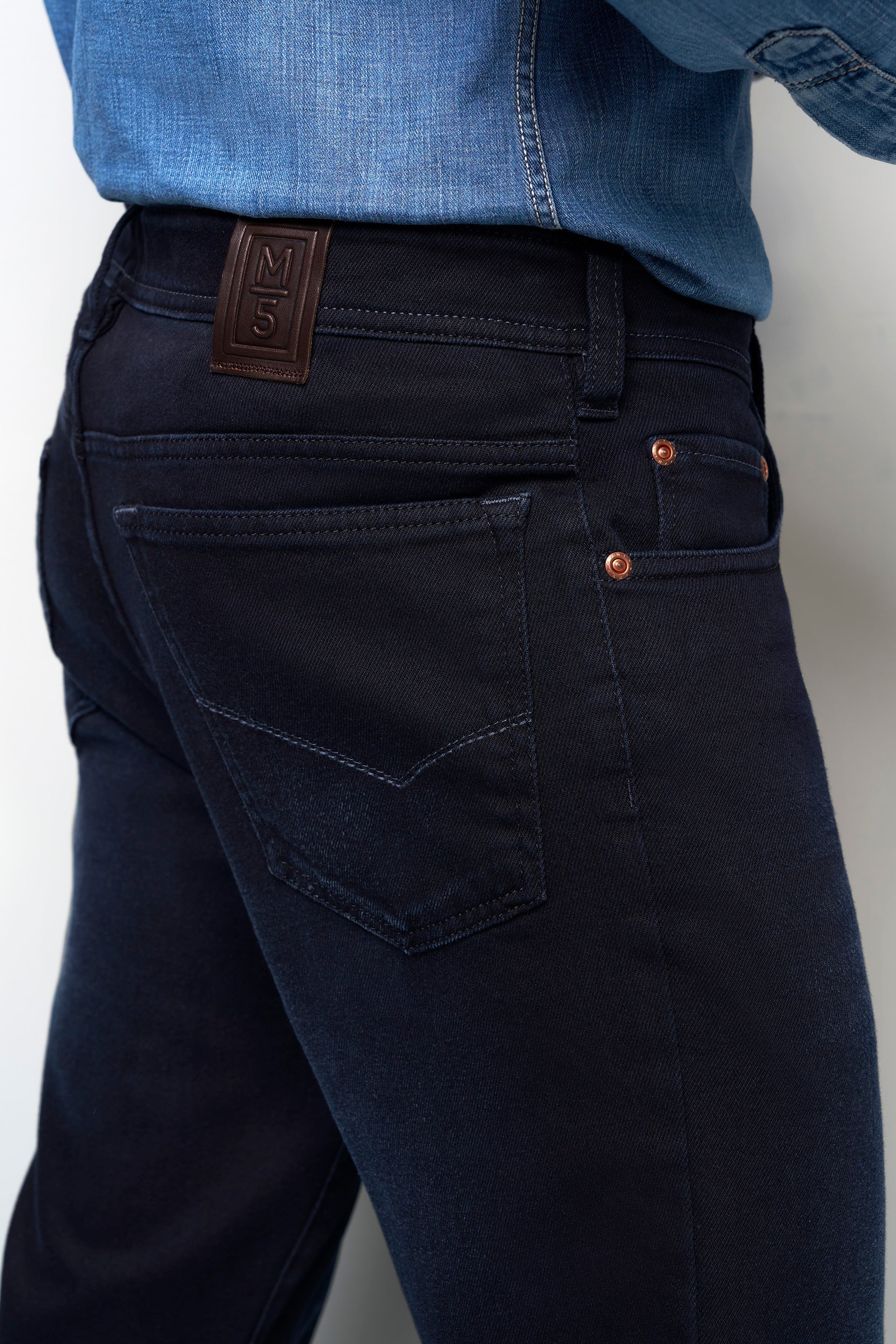 MEYER M5 Jeans – 6267 Modern Fit – Hand-Finished Organic Denim – Dark Blue - Image 2