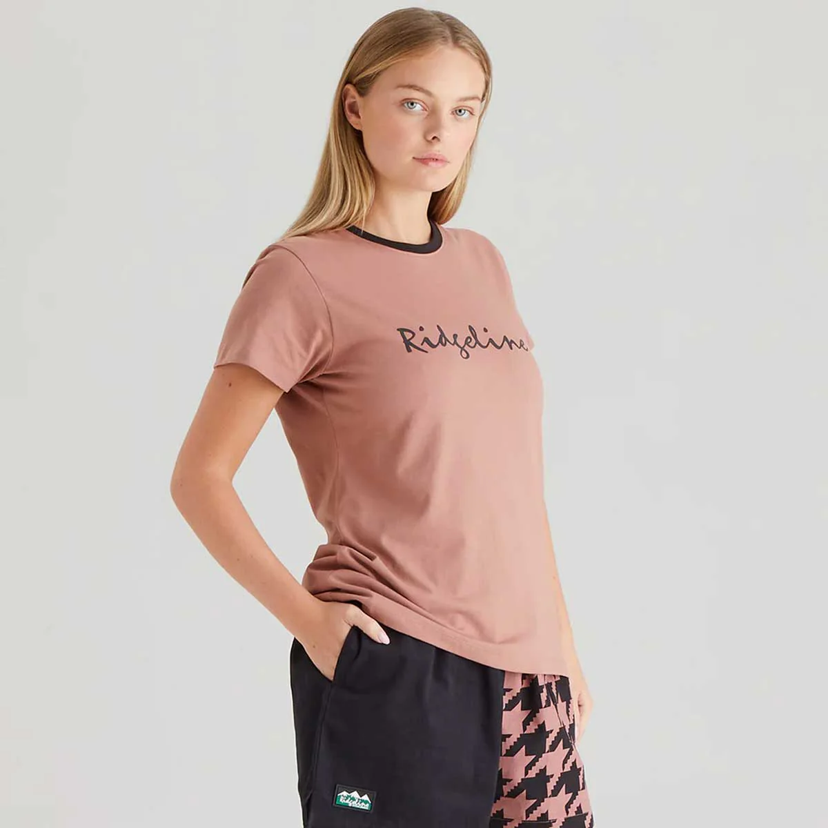 RIDGELINE Signature T-Shirt - Womens - Dusky Pink - Image 3