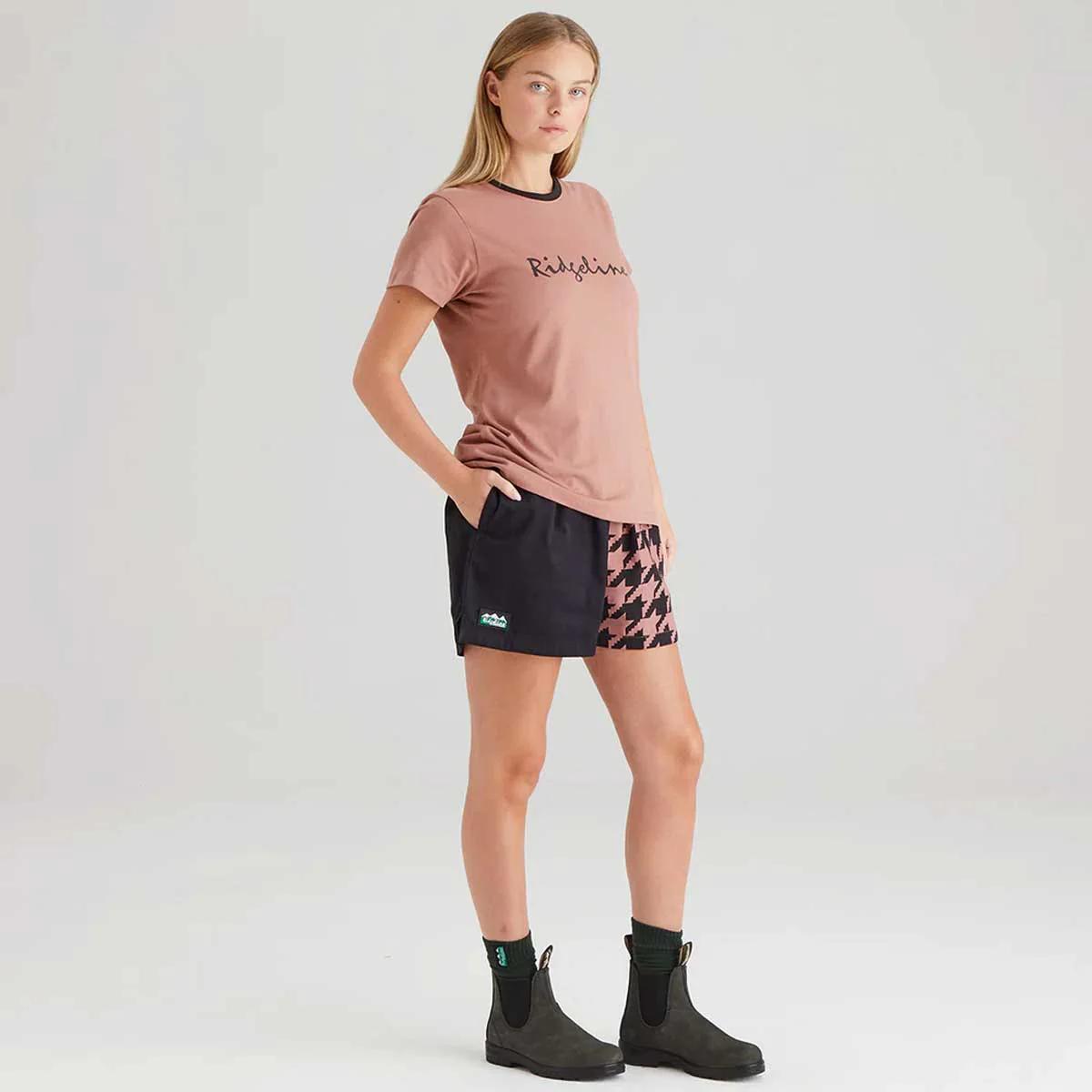RIDGELINE Signature T-Shirt - Womens - Dusky Pink - Image 5