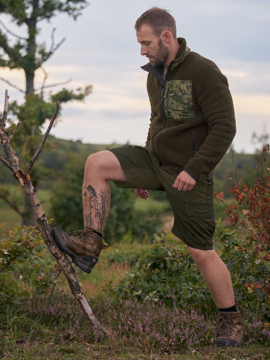 SEELAND Elm Shorts - Mens - Light Pine/Grizzly Brown - Image 2