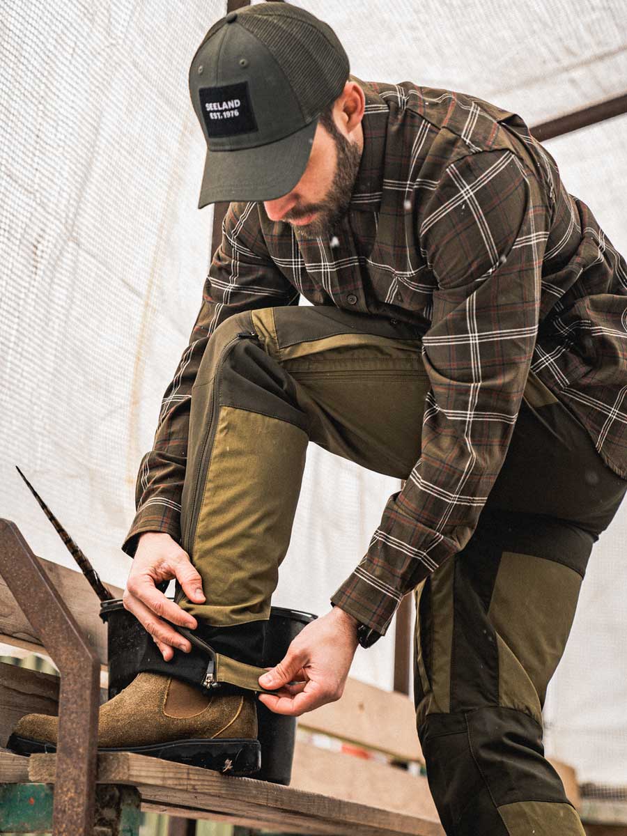 SEELAND Hemlock Trousers - Men's - Military Olive/Pine Green - Image 2