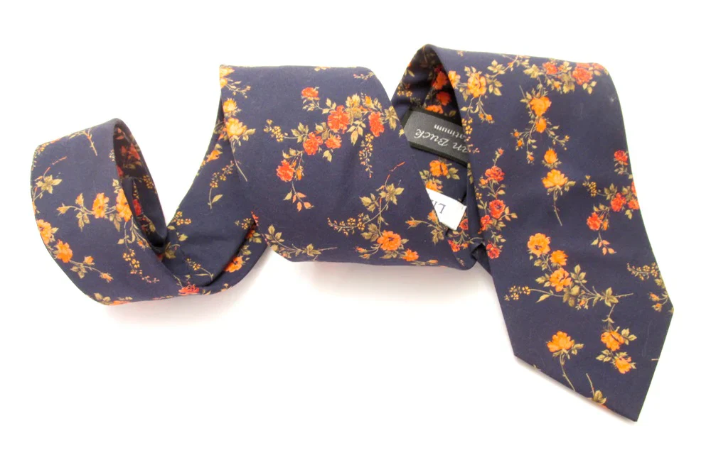 VAN BUCK Liberty Print Cotton Tie & Pocket Square - Elizabeth Navy - Image 4