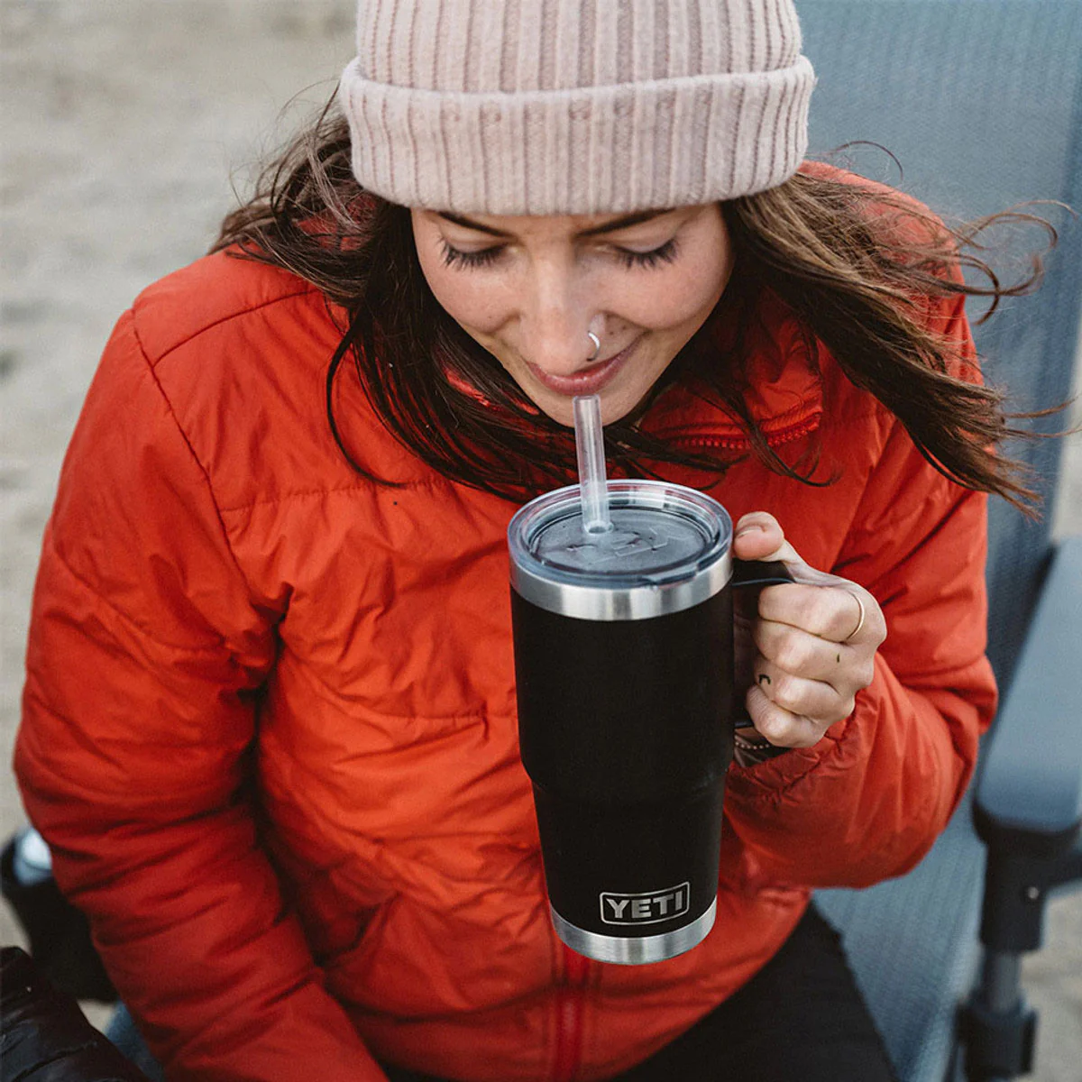 YETI Rambler 25 OZ (739ml) Straw Mug With Straw Lid - Black - Image 2