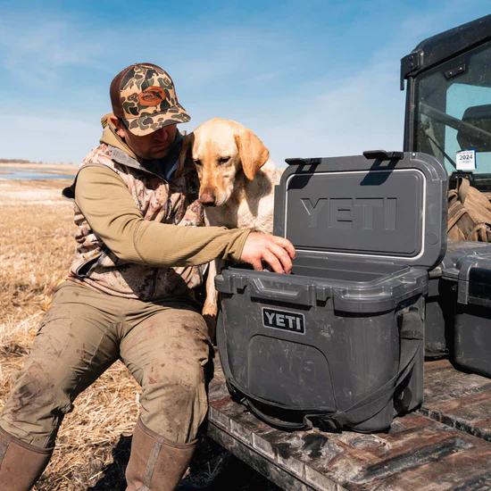 YETI Roadie 15 Cooler Box - Charcoal - Image 2