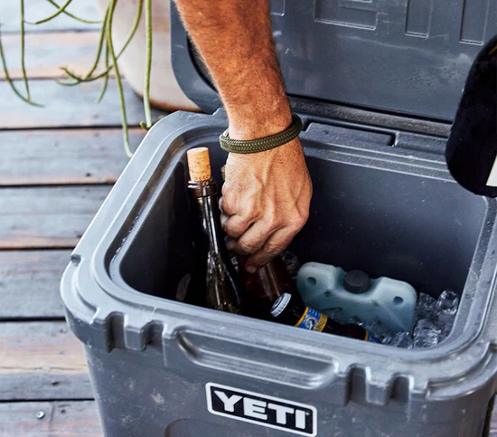 YETI Roadie 24 2.0 Cooler Box – Navy - Image 2