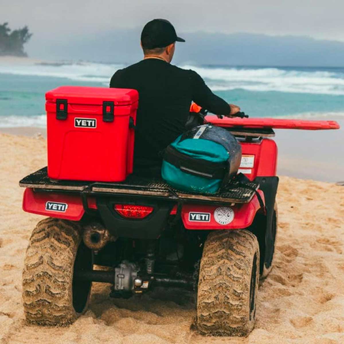 YETI Roadie 24 2.0 Cooler Box – Rescue Red - Image 11
