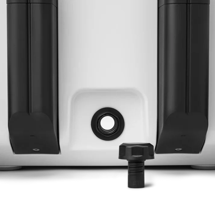 YETI Roadie 32 Wheeled Cooler Box – White - Image 5