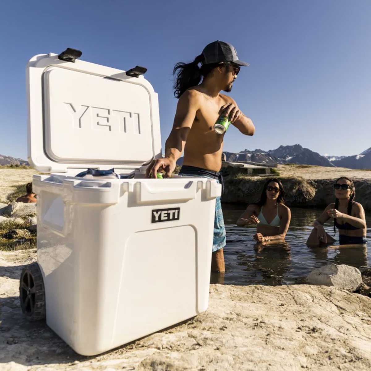 YETI Roadie 48 Wheeled Cooler Box – White - Image 2