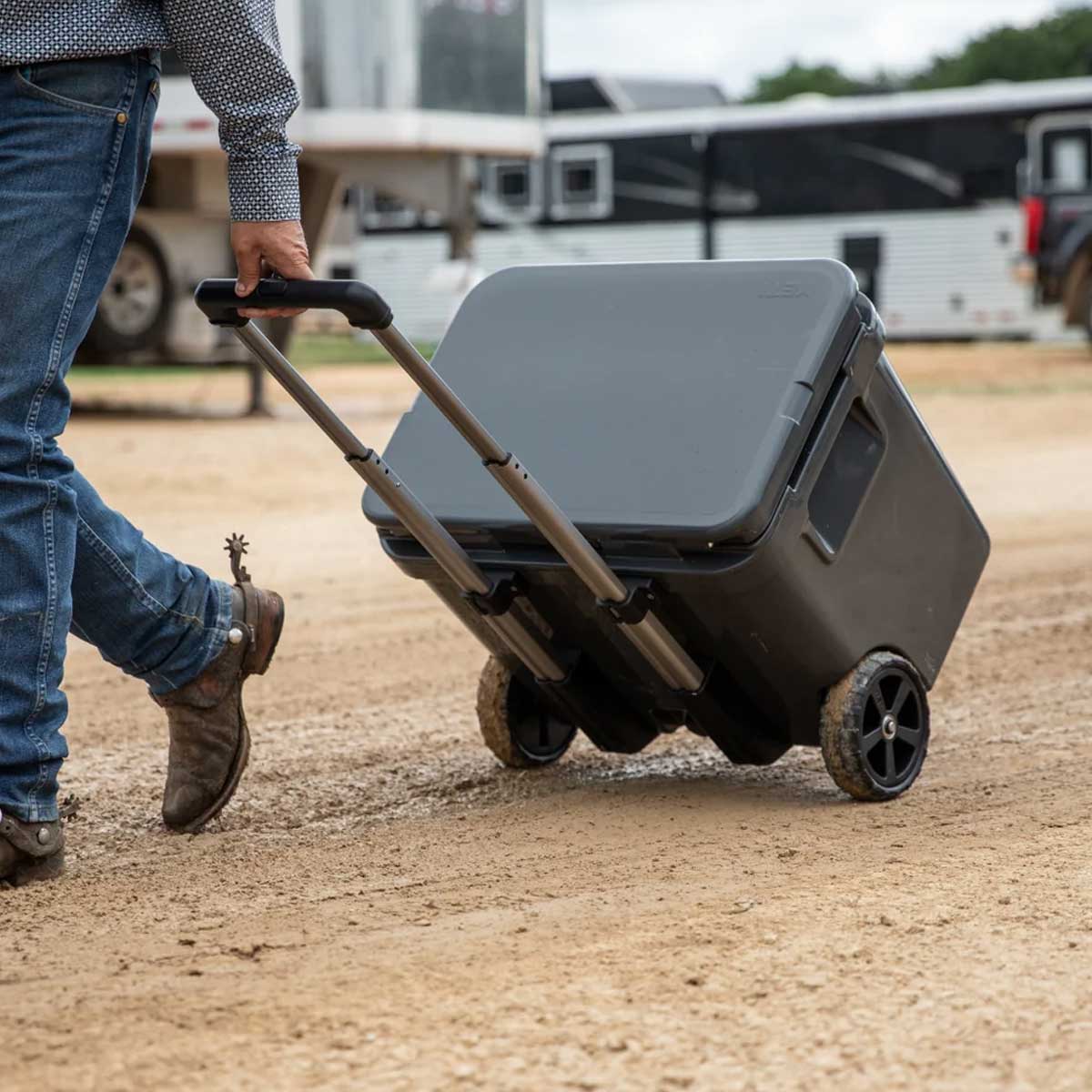 YETI Roadie 60 Wheeled Cooler Box – Navy - Image 2
