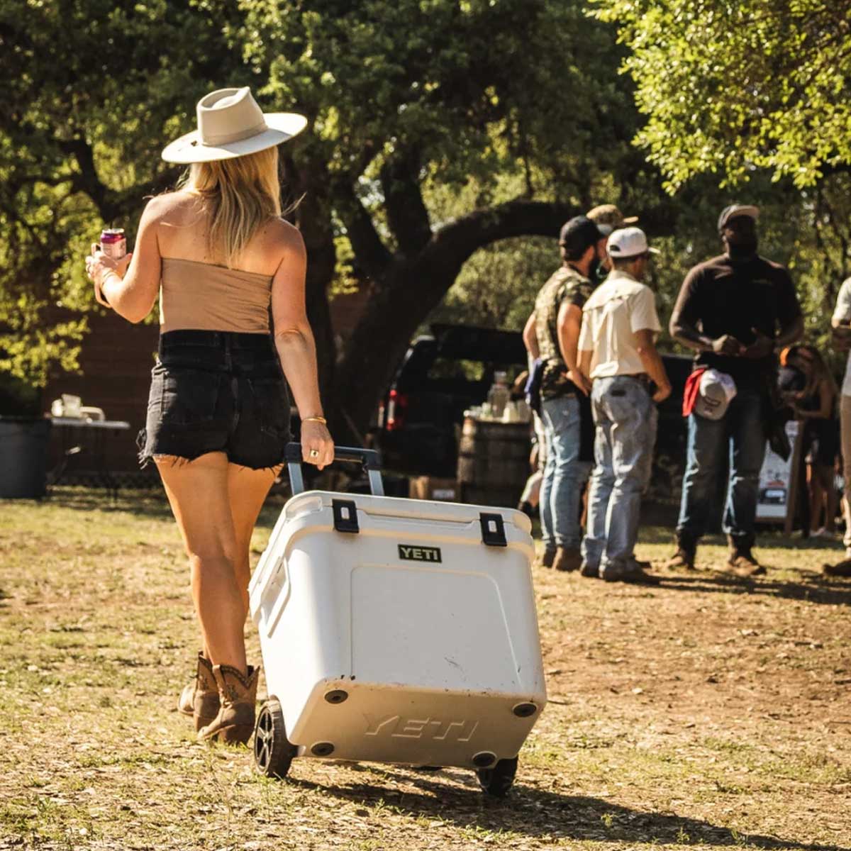 YETI Roadie 60 Wheeled Cooler Box – White - Image 2