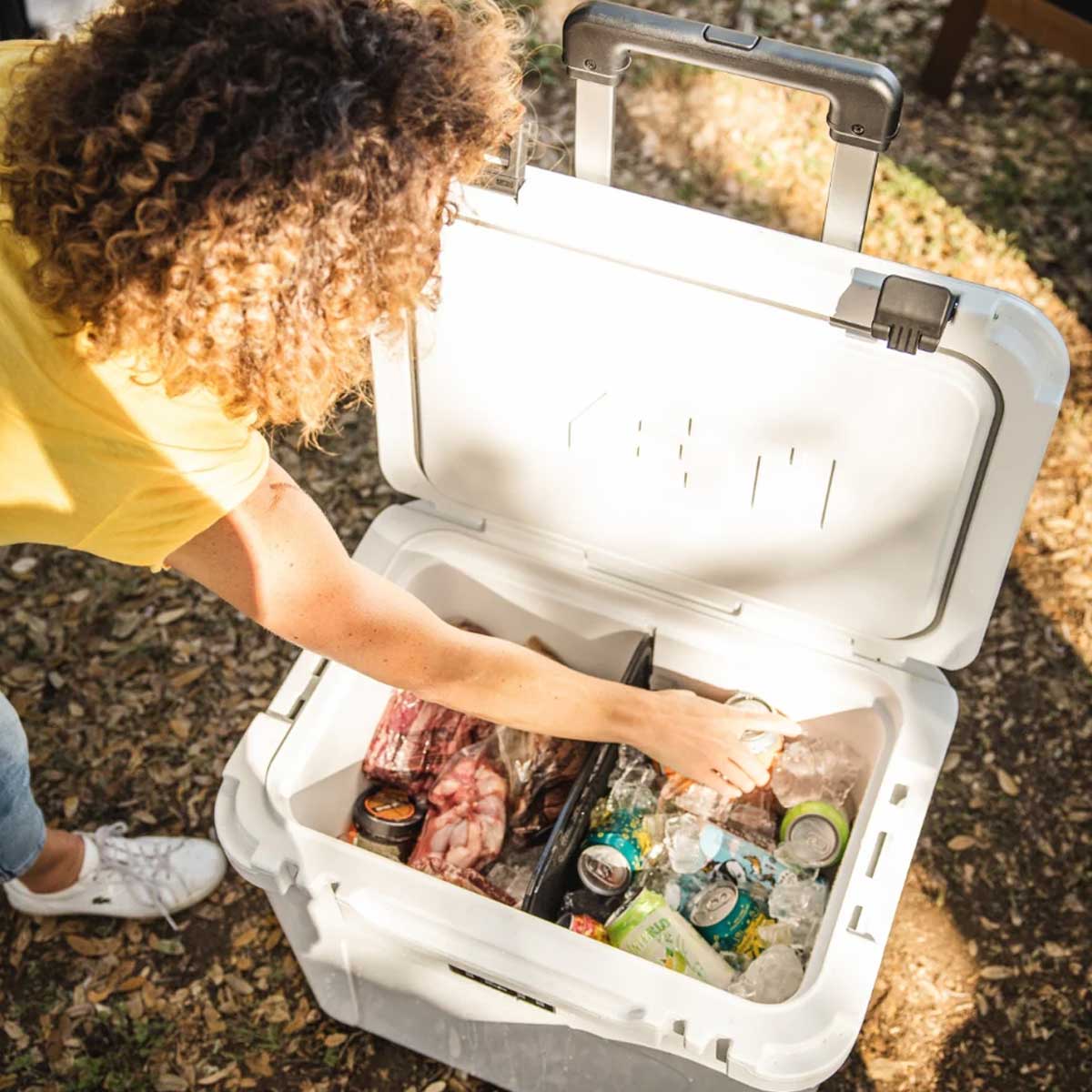 YETI Roadie 60 Wheeled Cooler Box – White - Image 3